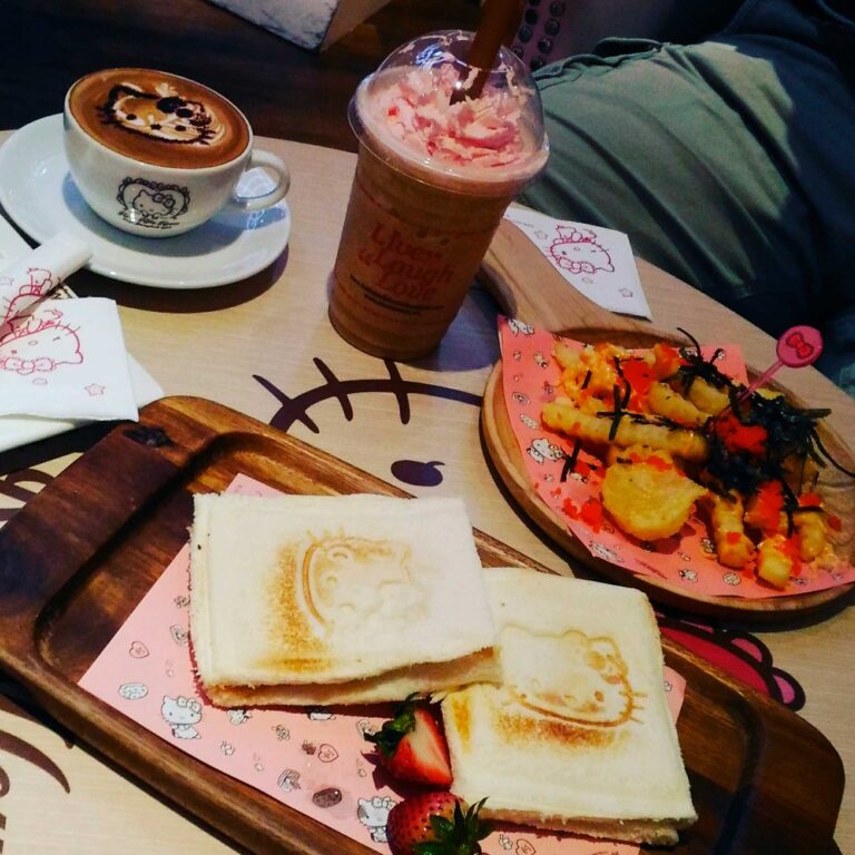 Sanrio Hello Kitty House ou Hello Kitty Cafe