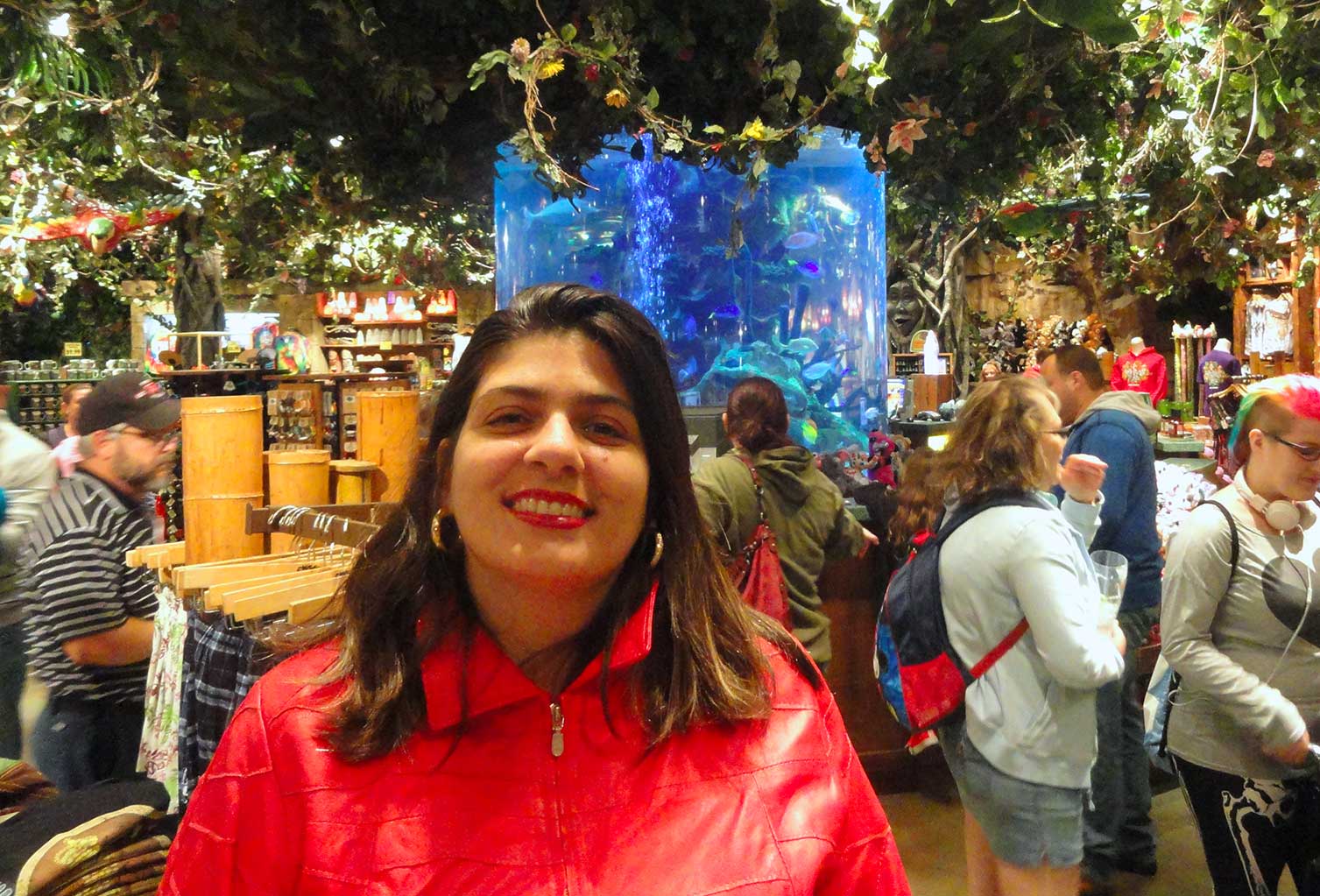 Eu no Rainforest Café em Orlando